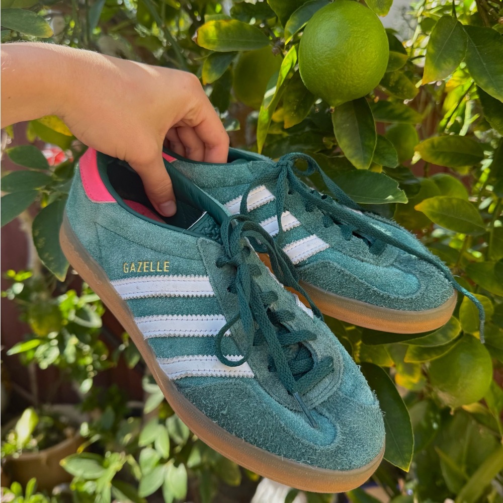 adidas Gazelle Indoor Womens Size 7 Lifestyle Shoes Green Pink